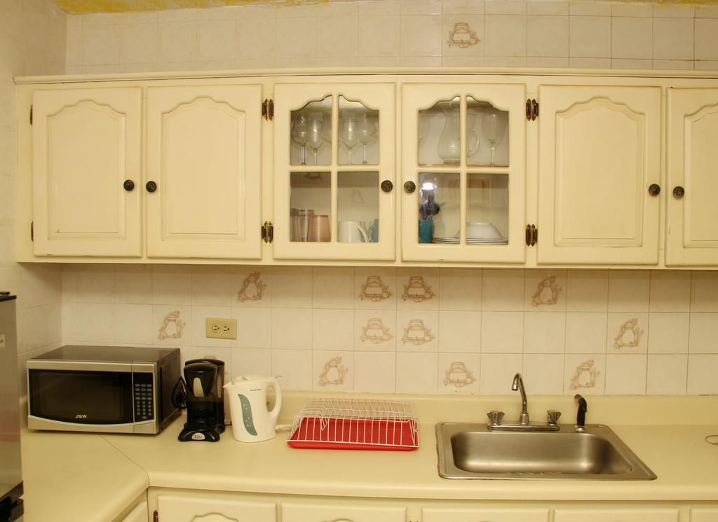 Central Oaklands Kingston Apt Buitenkant foto