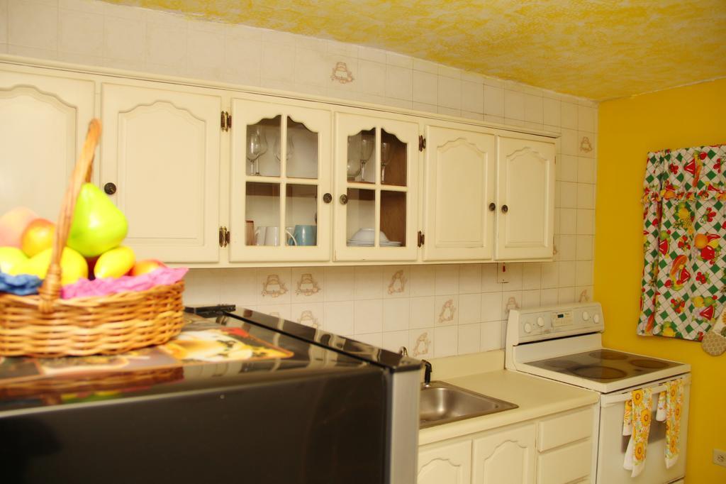 Central Oaklands Kingston Apt Buitenkant foto