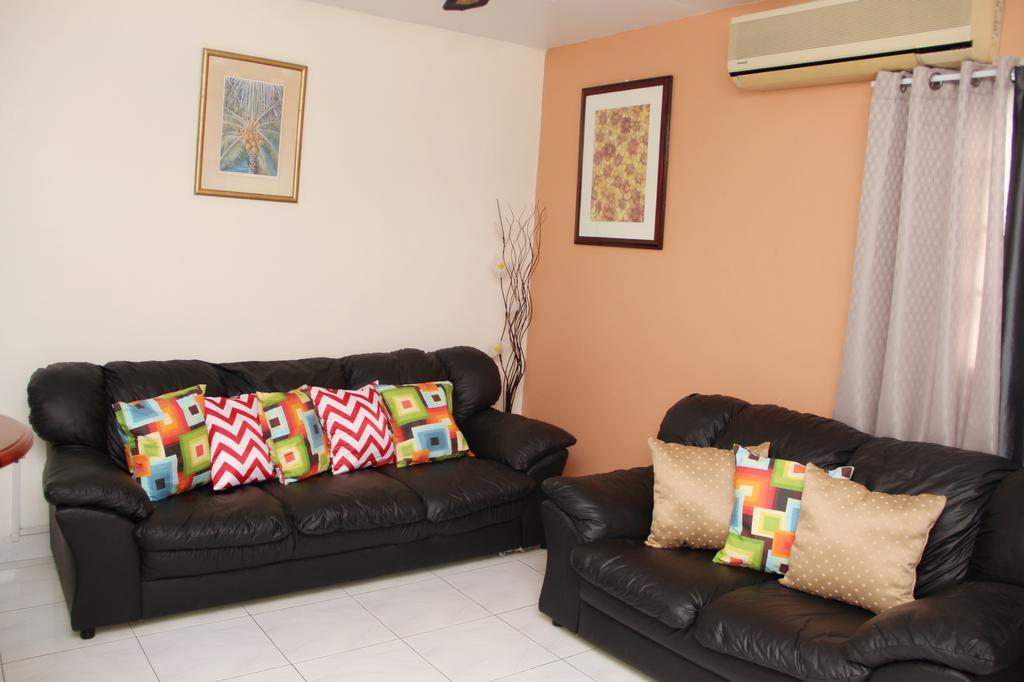 Central Oaklands Kingston Apt Buitenkant foto