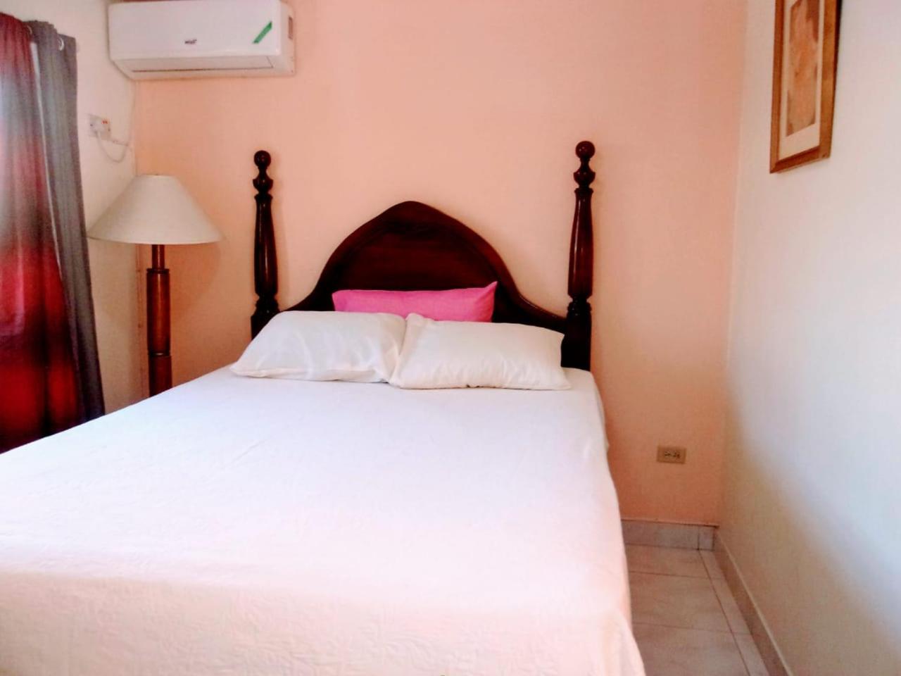 Central Oaklands Kingston Apt Buitenkant foto